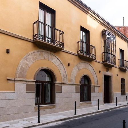 Apartamentos Turisticos De La Bernarda Касерес Екстер'єр фото