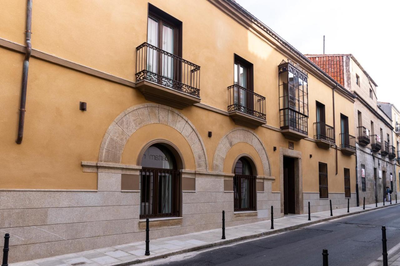 Apartamentos Turisticos De La Bernarda Касерес Екстер'єр фото