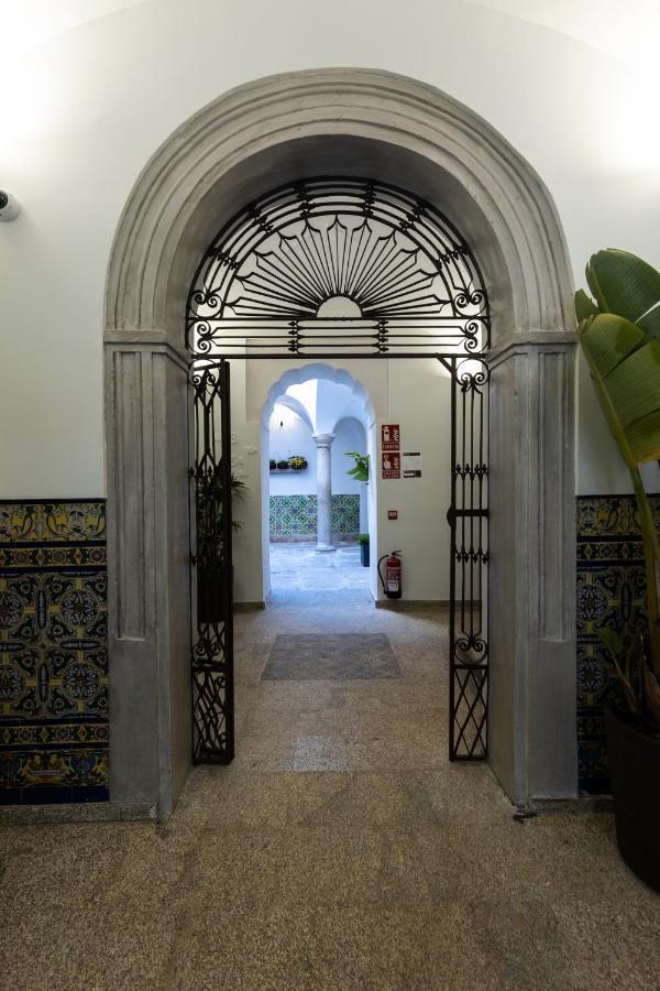 Apartamentos Turisticos De La Bernarda Касерес Екстер'єр фото