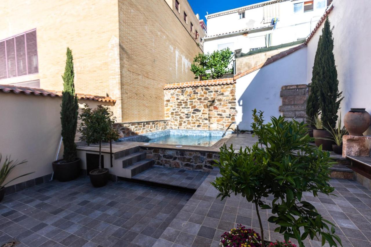 Apartamentos Turisticos De La Bernarda Касерес Екстер'єр фото