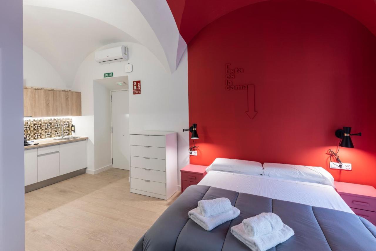 Apartamentos Turisticos De La Bernarda Касерес Екстер'єр фото